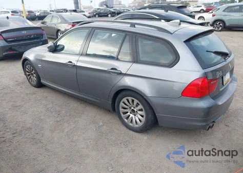 2009 BMW 328I xDrive z USA, uszkodzony, nr VIN WBAUU33589A540456